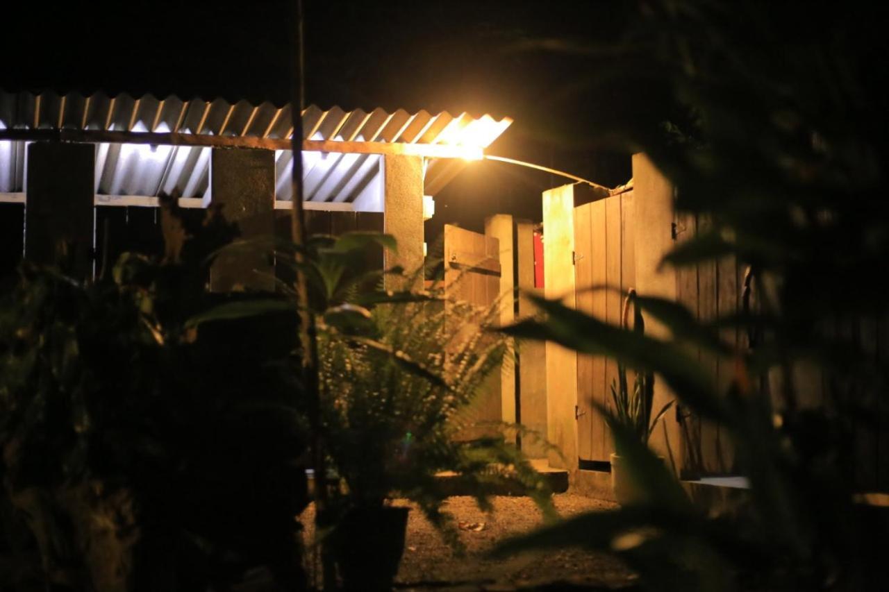 Hidden Well Hiriketiya Hostel Dikwella Εξωτερικό φωτογραφία